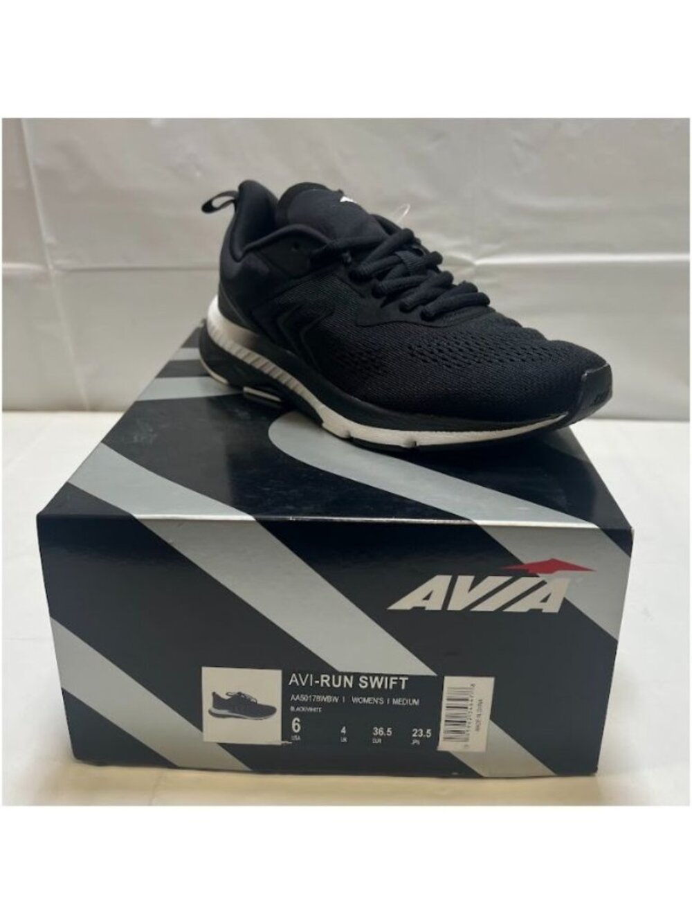 Avia Run Swift Womens Lightweight Mesh Running Shoes Black/White Size 6 NEW - Picture 2 of 12